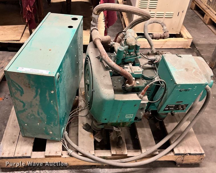 image for item MG9331 Onan TEU30-37252E  generator