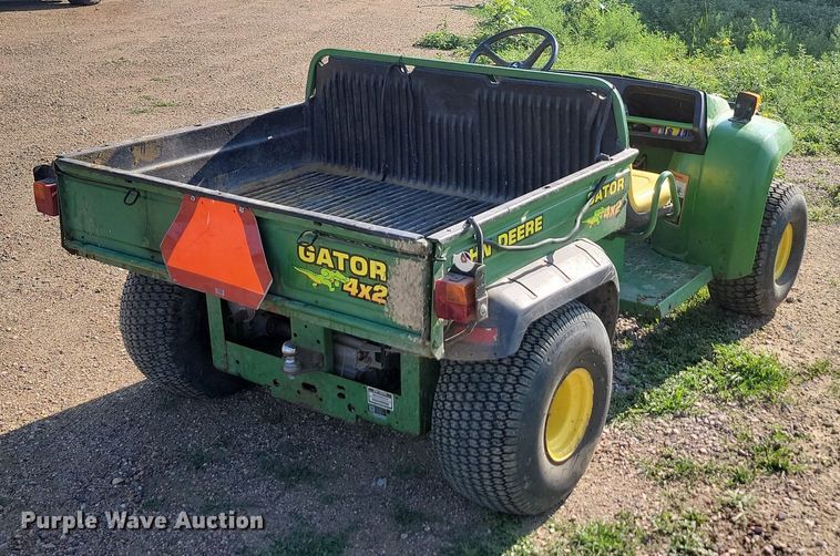 image for item ML9512 1997 John Deere Gator 4x2  utility vehicle