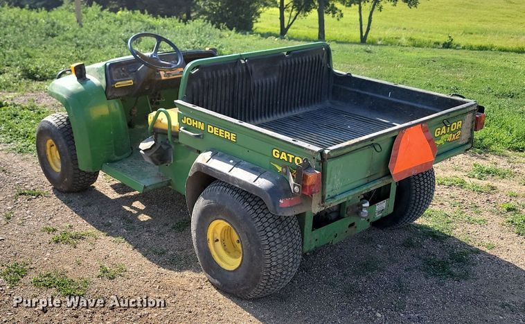 image for item ML9512 1997 John Deere Gator 4x2  utility vehicle