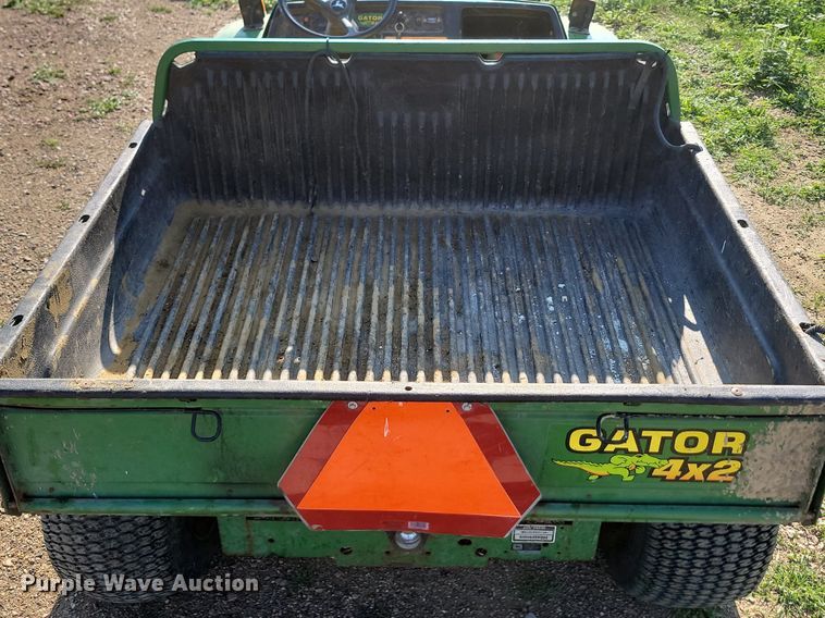image for item ML9512 1997 John Deere Gator 4x2  utility vehicle