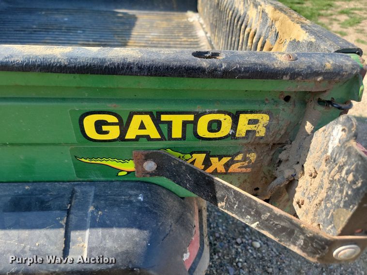 image for item ML9512 1997 John Deere Gator 4x2  utility vehicle