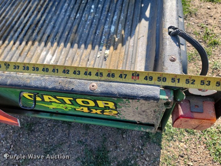 image for item ML9512 1997 John Deere Gator 4x2  utility vehicle