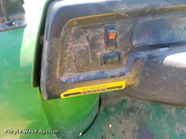 image for item ML9512 1997 John Deere Gator 4x2  utility vehicle
