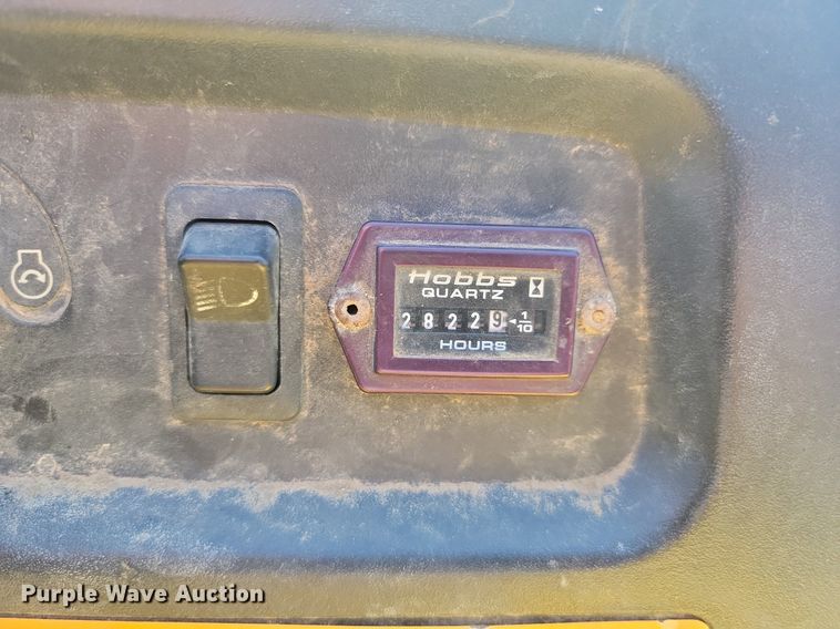 image for item ML9512 1997 John Deere Gator 4x2  utility vehicle