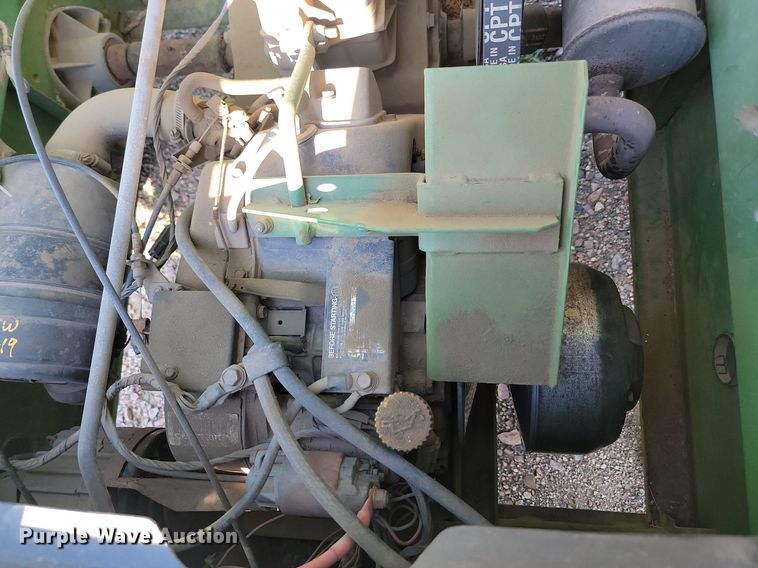 image for item ML9512 1997 John Deere Gator 4x2  utility vehicle