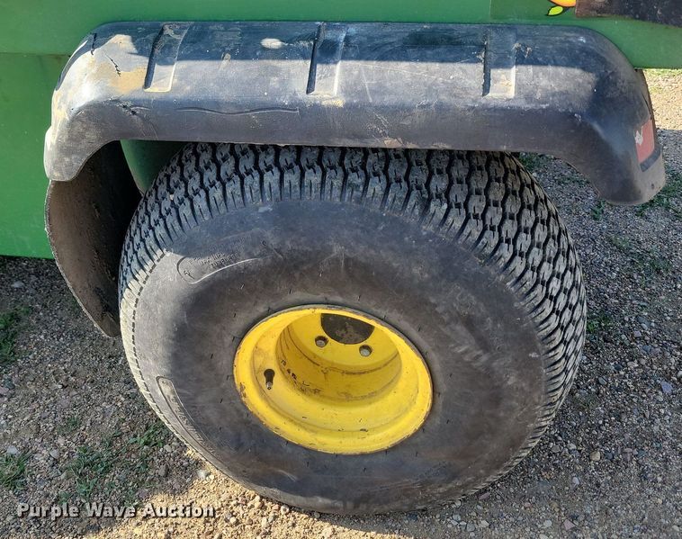 image for item ML9512 1997 John Deere Gator 4x2  utility vehicle