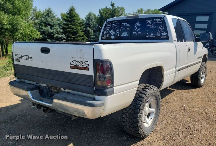 image for item ML9515 2001 Dodge Ram 1500  Quad Cab pickup truck