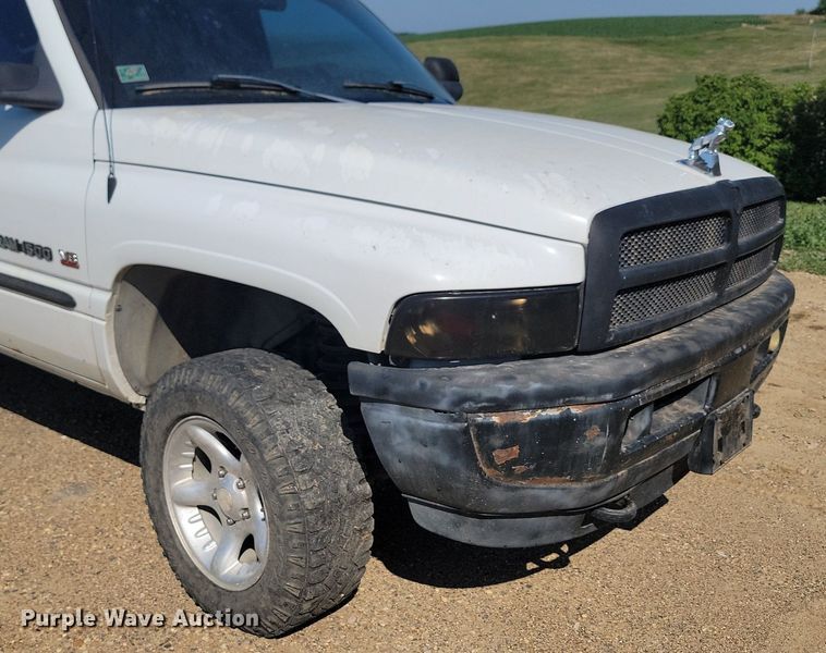 image for item ML9515 2001 Dodge Ram 1500  Quad Cab pickup truck