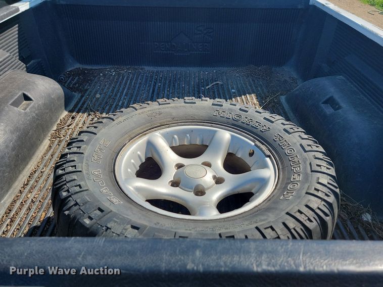 image for item ML9515 2001 Dodge Ram 1500  Quad Cab pickup truck