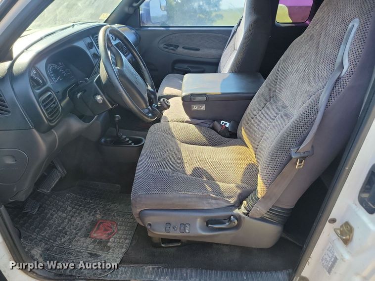 image for item ML9515 2001 Dodge Ram 1500  Quad Cab pickup truck