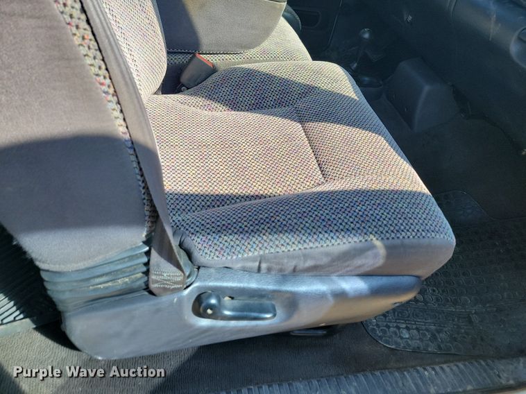 image for item ML9515 2001 Dodge Ram 1500  Quad Cab pickup truck