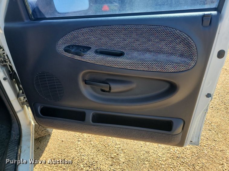 image for item ML9515 2001 Dodge Ram 1500  Quad Cab pickup truck