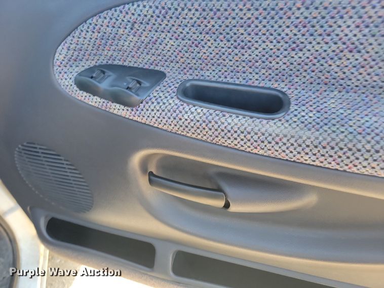 image for item ML9515 2001 Dodge Ram 1500  Quad Cab pickup truck