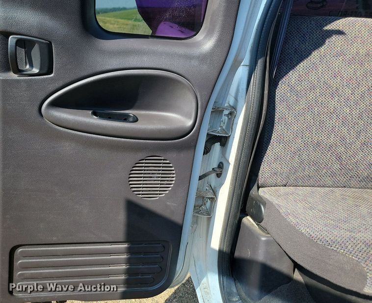 image for item ML9515 2001 Dodge Ram 1500  Quad Cab pickup truck