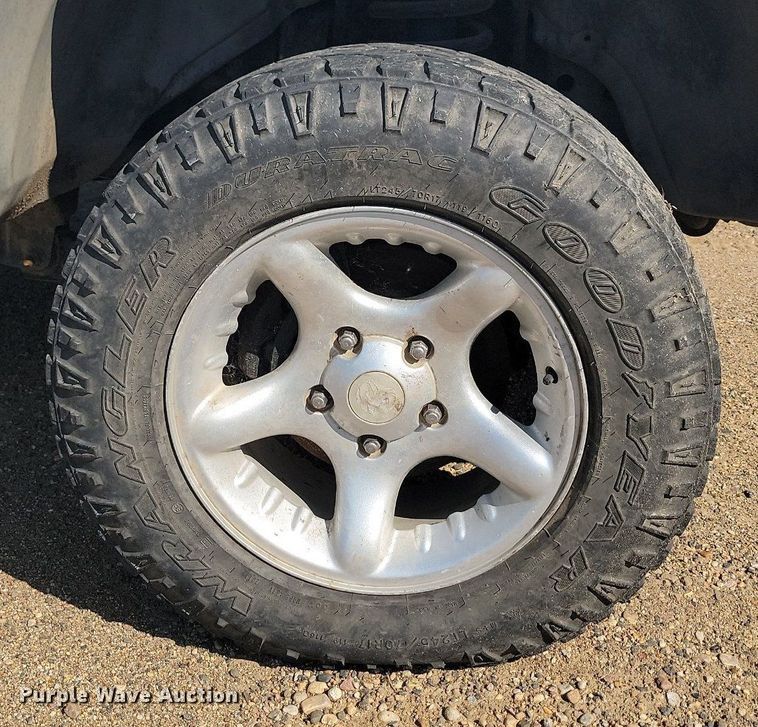 image for item ML9515 2001 Dodge Ram 1500  Quad Cab pickup truck