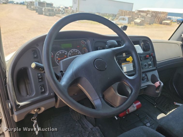 image for item ML9519 2018 Freightliner Business Class M2  box truck