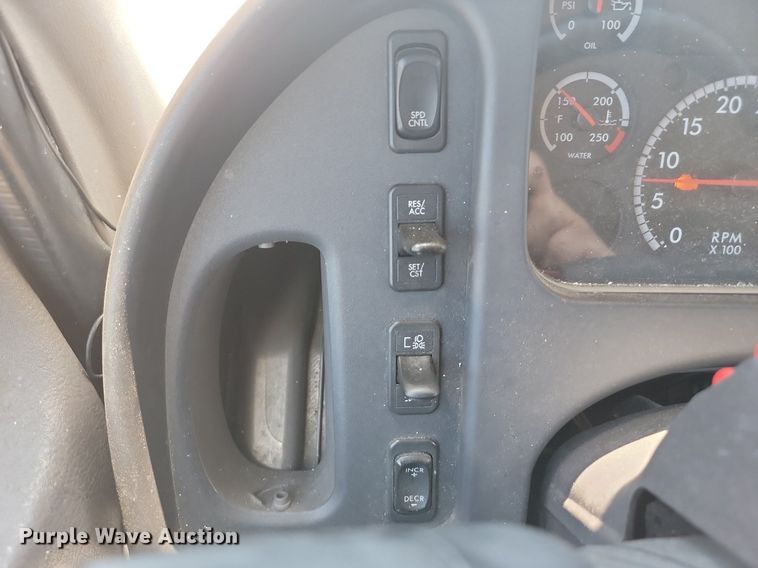 image for item ML9519 2018 Freightliner Business Class M2  box truck