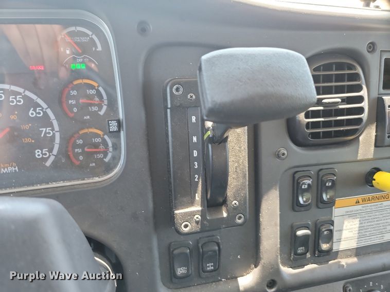 image for item ML9519 2018 Freightliner Business Class M2  box truck