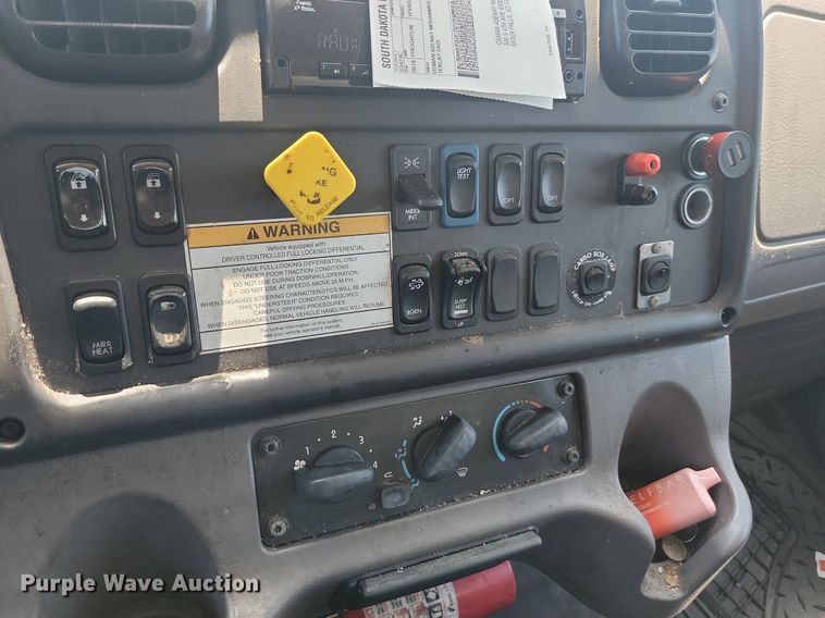 image for item ML9519 2018 Freightliner Business Class M2  box truck