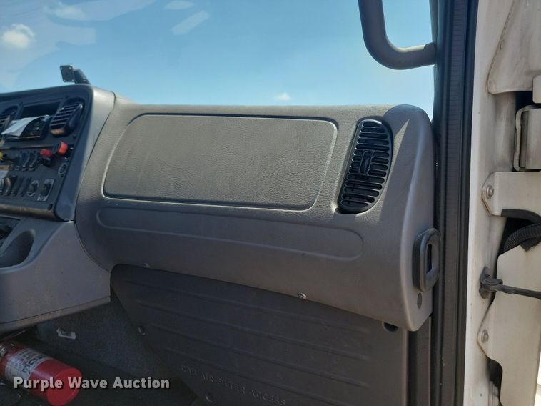 image for item ML9519 2018 Freightliner Business Class M2  box truck