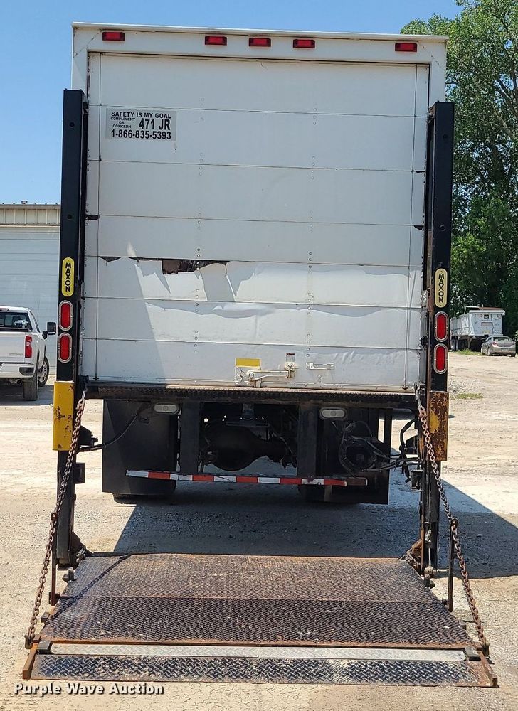 image for item MO9904 2007 Freightliner Business Class M2  box truck