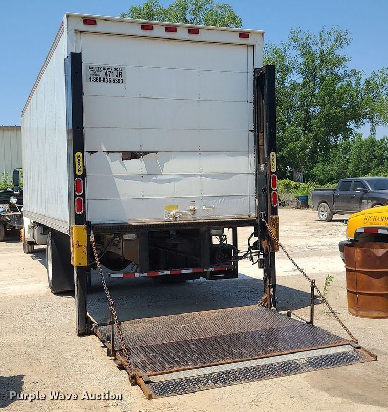 image for item MO9904 2007 Freightliner Business Class M2  box truck