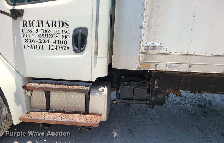 image for item MO9904 2007 Freightliner Business Class M2  box truck