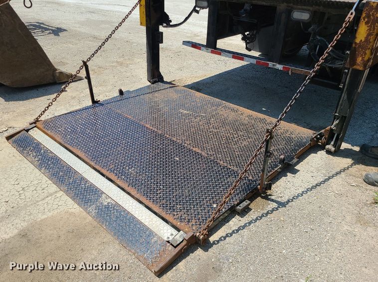 image for item MO9904 2007 Freightliner Business Class M2  box truck