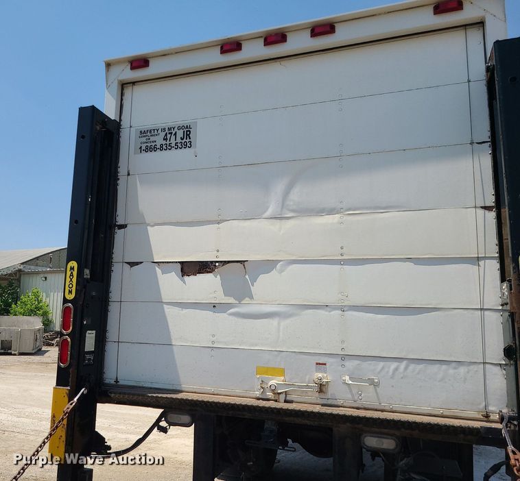 image for item MO9904 2007 Freightliner Business Class M2  box truck