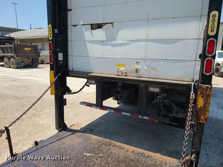 image for item MO9904 2007 Freightliner Business Class M2  box truck