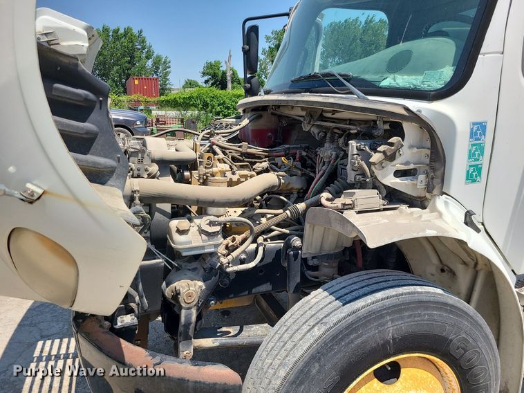 image for item MO9904 2007 Freightliner Business Class M2  box truck