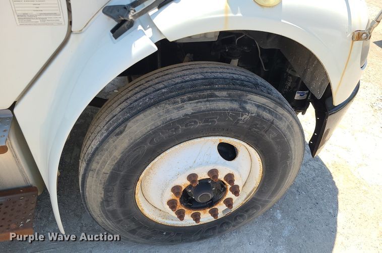 image for item MO9904 2007 Freightliner Business Class M2  box truck