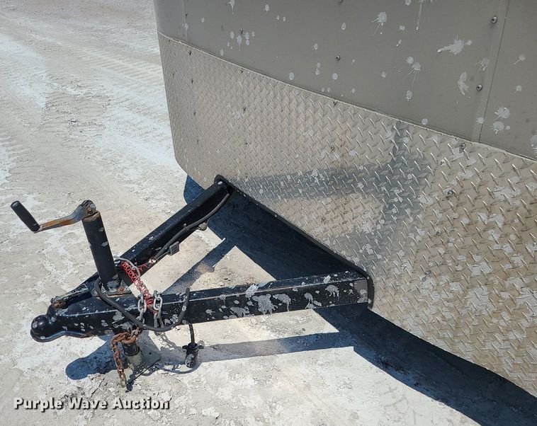 image for item MO9911 2011 Interstate  enclosed cargo trailer