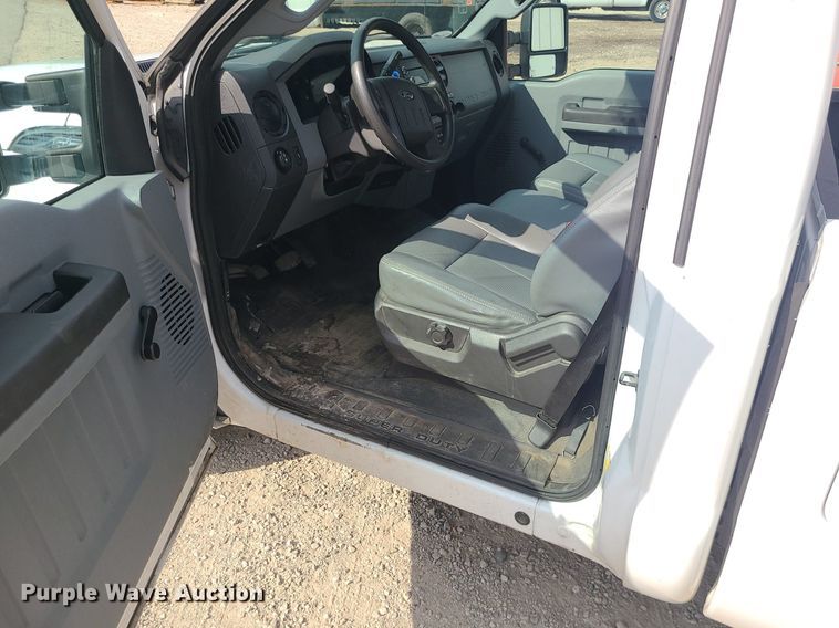 image for item MO9950 2014 Ford F350 Super Duty  pickup truck