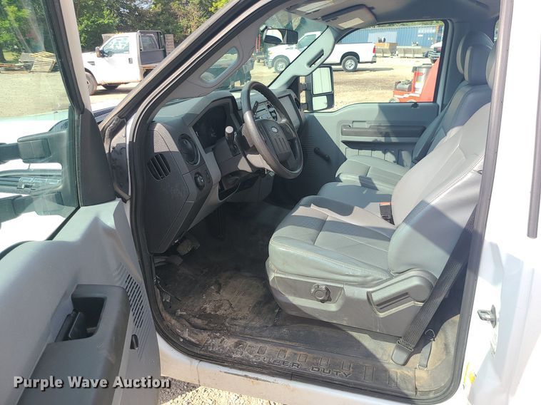 image for item MO9950 2014 Ford F350 Super Duty  pickup truck