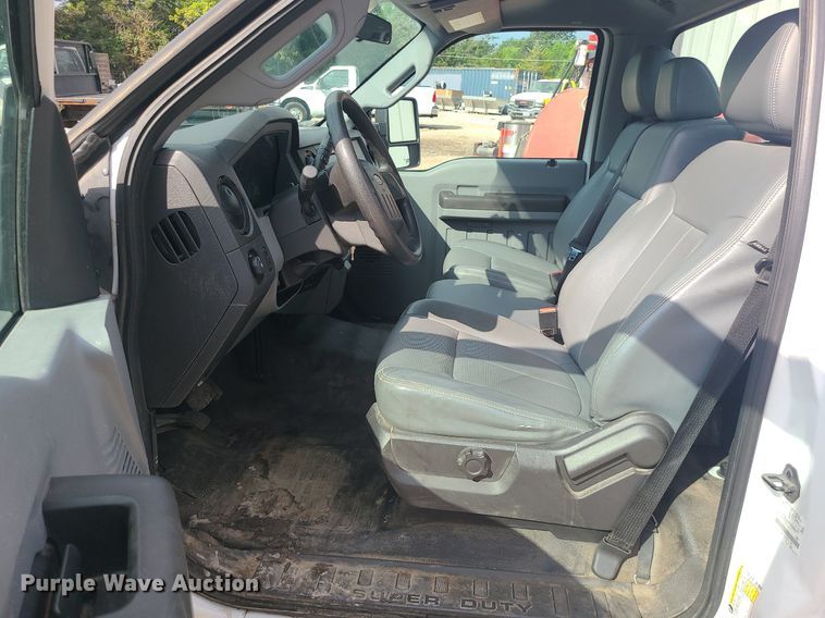 image for item MO9950 2014 Ford F350 Super Duty  pickup truck