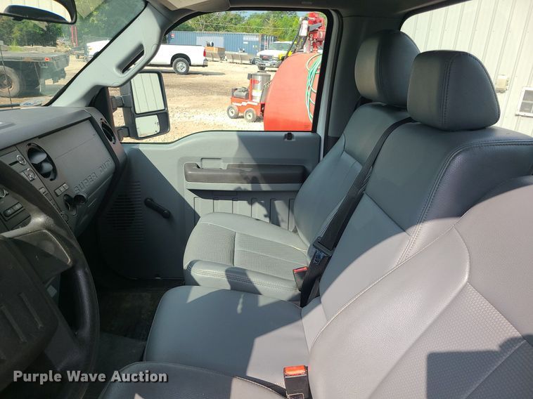 image for item MO9950 2014 Ford F350 Super Duty  pickup truck