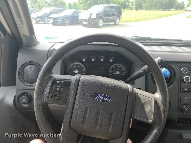 image for item MO9950 2014 Ford F350 Super Duty  pickup truck