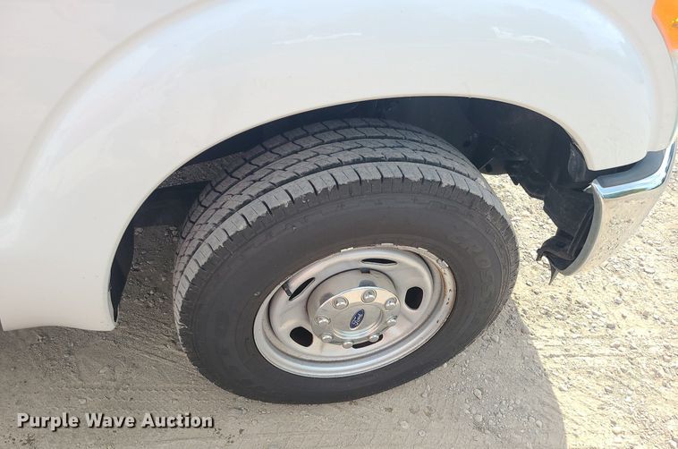 image for item MO9950 2014 Ford F350 Super Duty  pickup truck