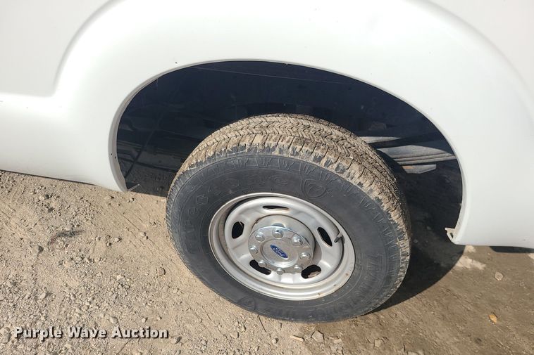 image for item MO9950 2014 Ford F350 Super Duty  pickup truck