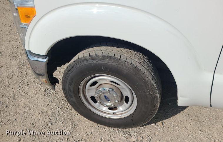 image for item MO9950 2014 Ford F350 Super Duty  pickup truck