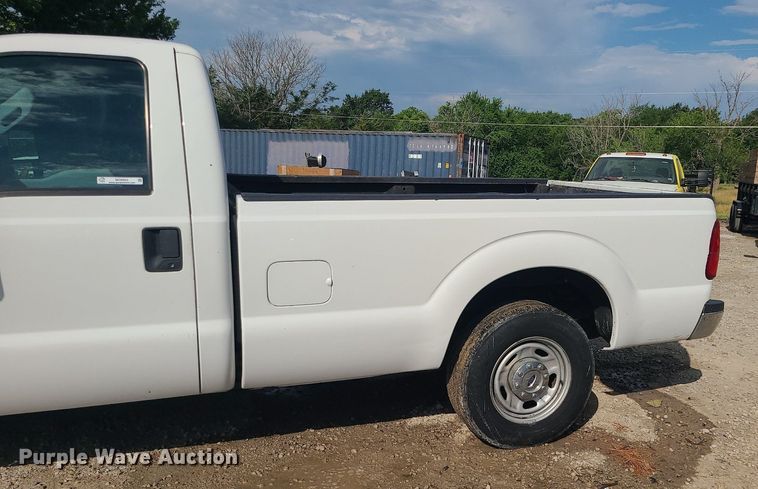 image for item MO9953 2014 Ford F350 Super Duty  pickup truck