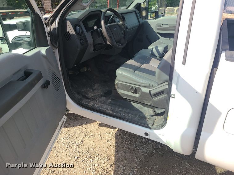 image for item MO9953 2014 Ford F350 Super Duty  pickup truck