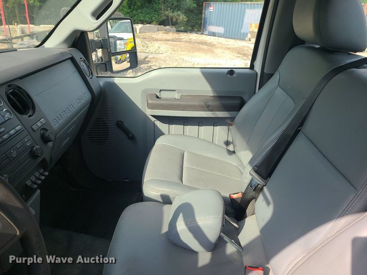 image for item MO9953 2014 Ford F350 Super Duty  pickup truck