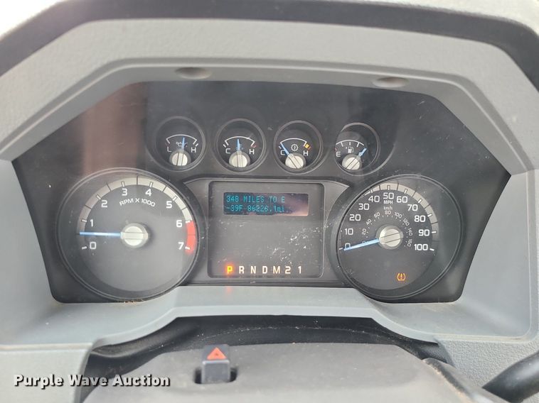 image for item MO9953 2014 Ford F350 Super Duty  pickup truck