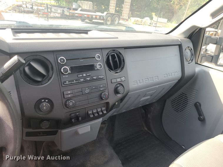 image for item MO9953 2014 Ford F350 Super Duty  pickup truck