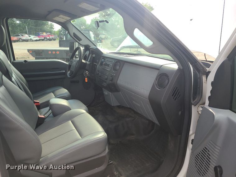 image for item MO9953 2014 Ford F350 Super Duty  pickup truck