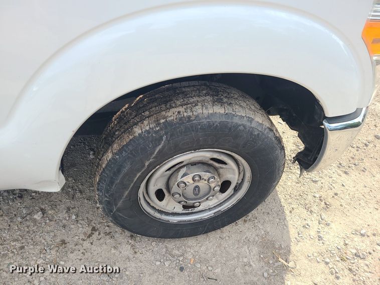 image for item MO9953 2014 Ford F350 Super Duty  pickup truck