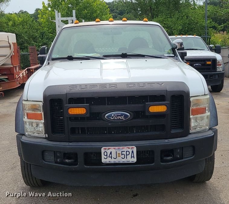 image for item MO9964 2010 Ford F550 Super Duty  utility / service truck