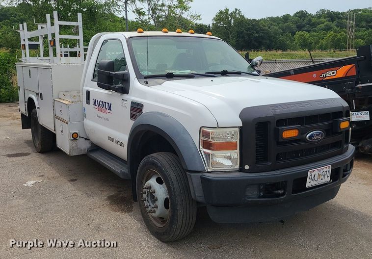 image for item MO9964 2010 Ford F550 Super Duty  utility / service truck